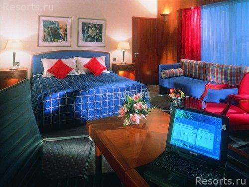 Jumeirah Emirates Towers Hotel 11